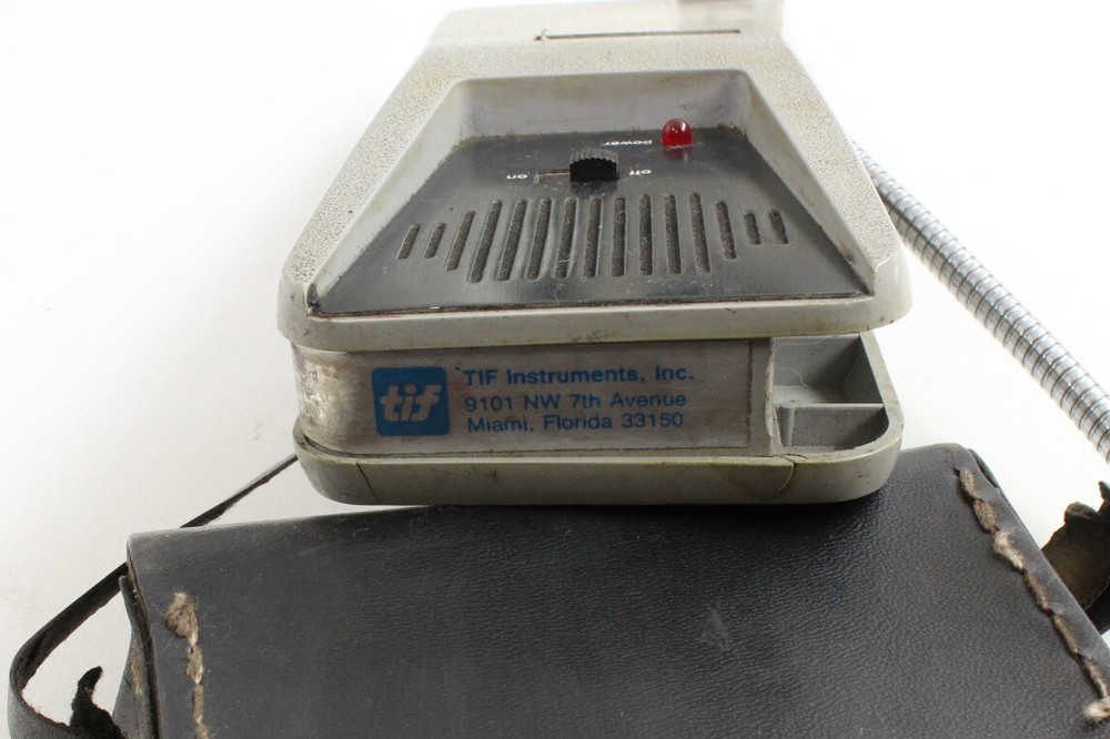 Vintage TIF Instruments Automatic Halogen Leak Detector Model 5000 W Case Works