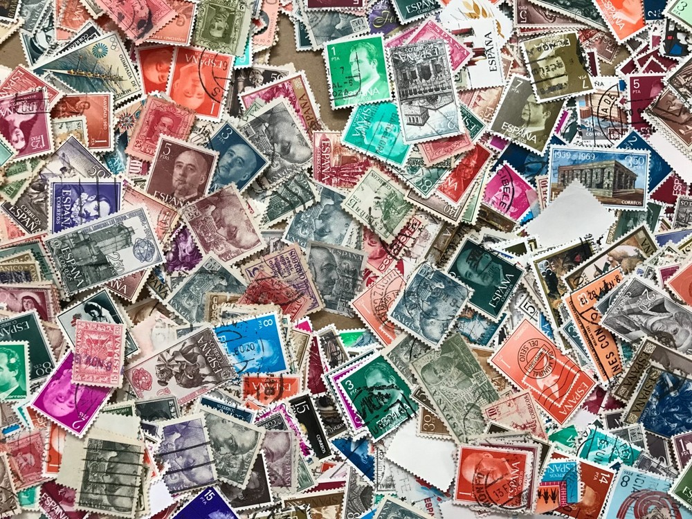 Spain stamps off paper 135 grams