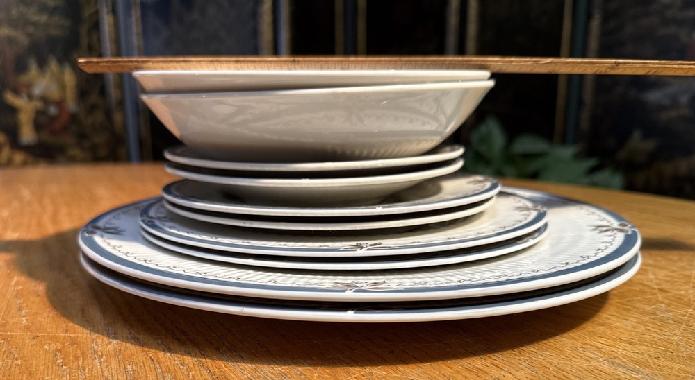 Royal Doulton Old Colony Six Piece Place Setting 2 Available EUC