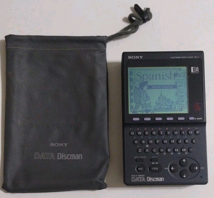 Sony DD-8 Electronic Book Player Multi-Media Data Discman w/ Case & Spanish Disk