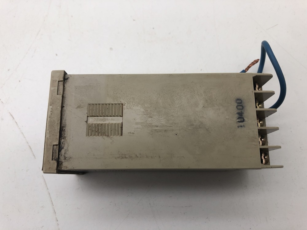 OMRON H7CS-A 50/60HZ DIGITAL COUNTER