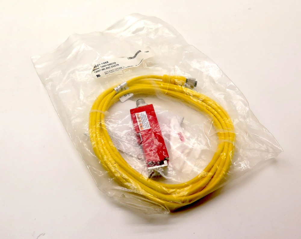 Omron T2007-02SCC5 / T200702SCC5 Safety Switch & Cable