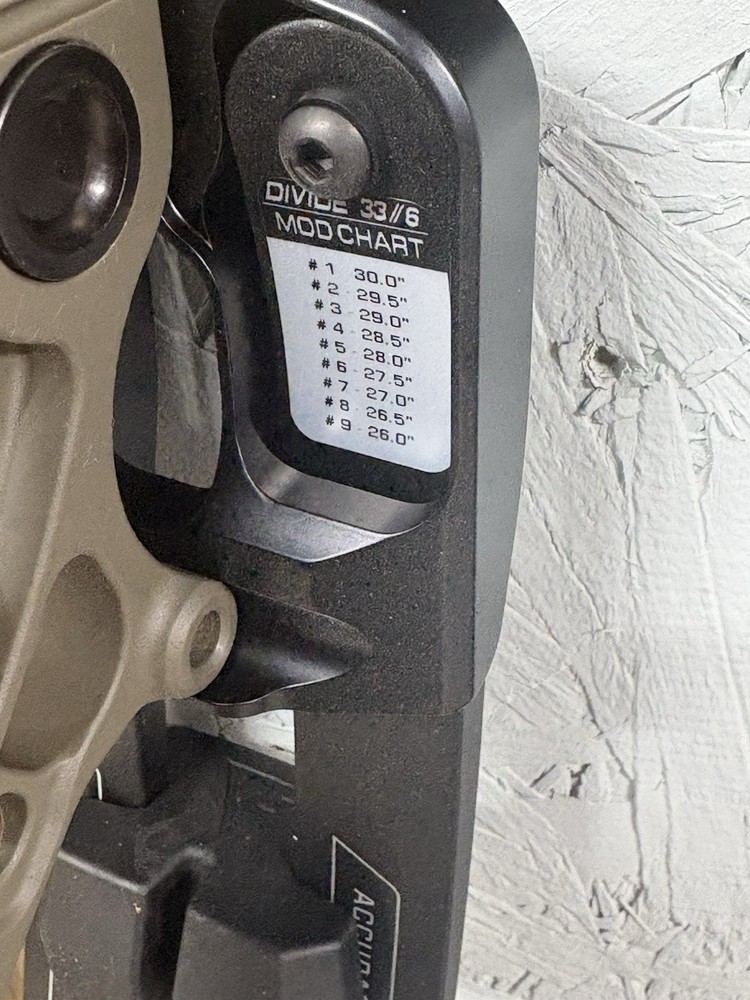 Prime Divide 33/6 Rh 70 Pound Morel/Black Compound Bow