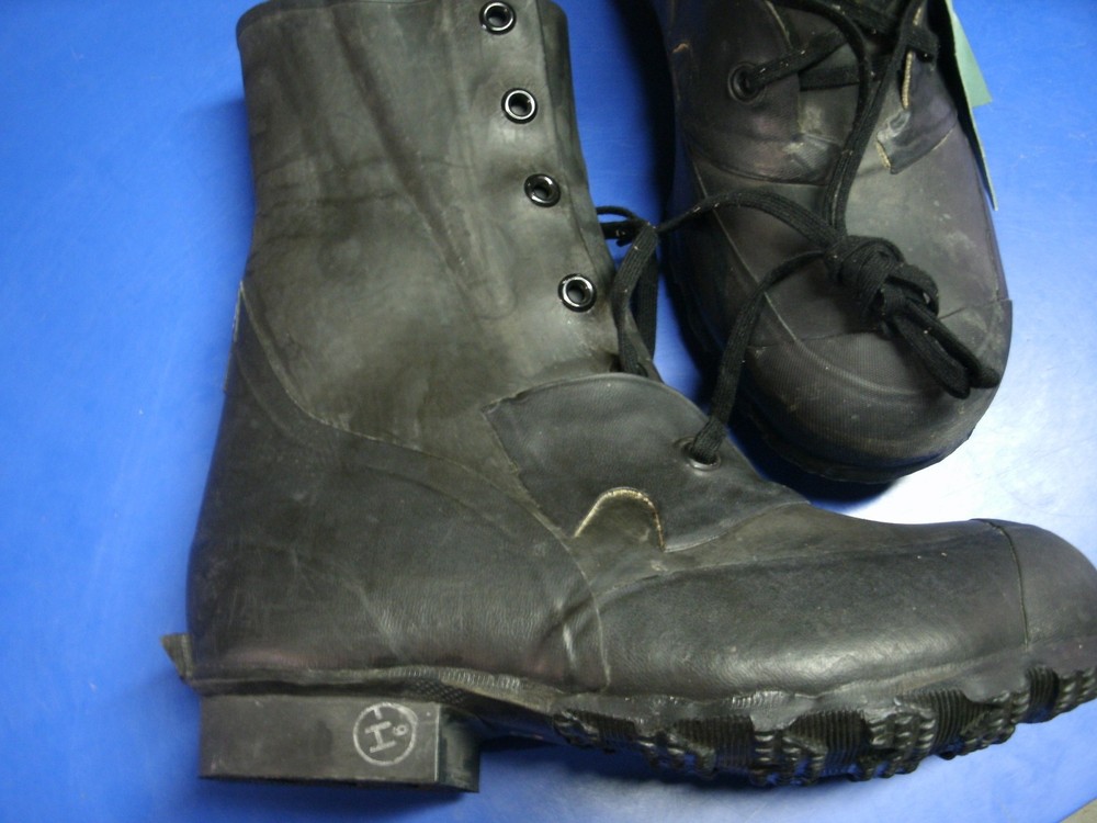 US ARMY MICKEY MOUSE BOOTS SIZE 8R WITH TAGS