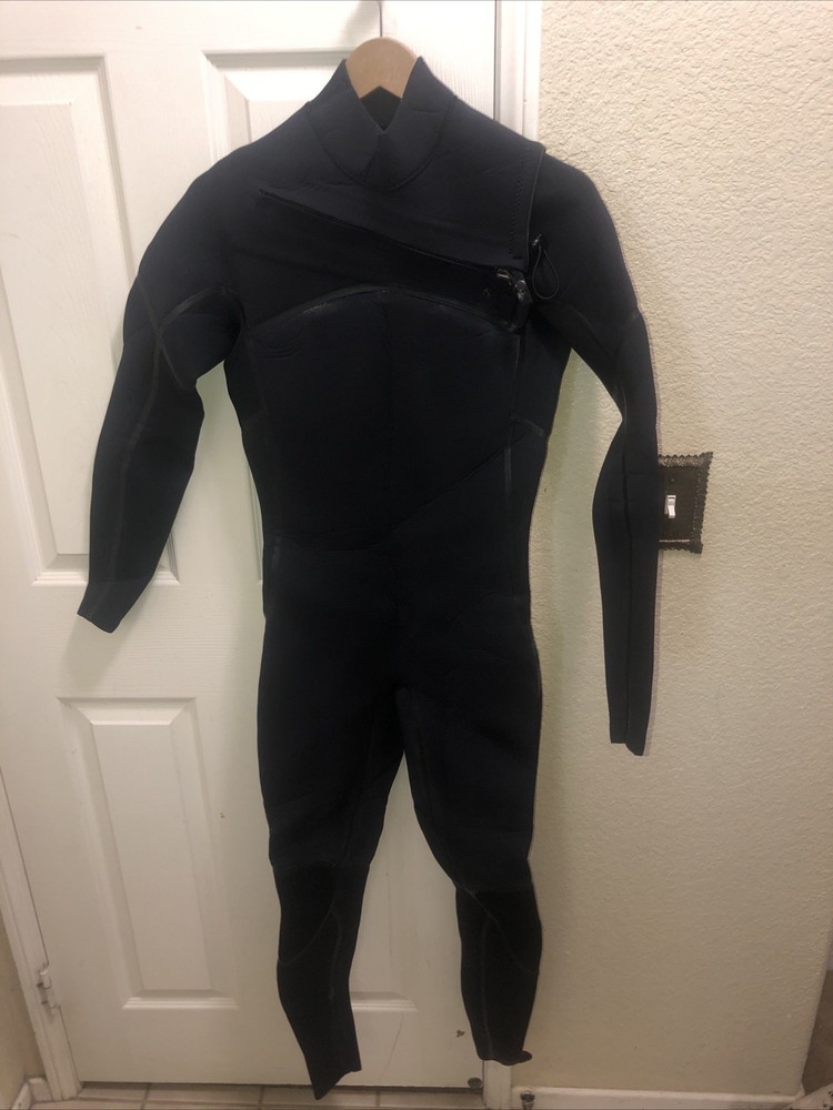 NEED ESSENTIALS 4/3mm Chest-Zip Wetsuit – Medium Tall – Black