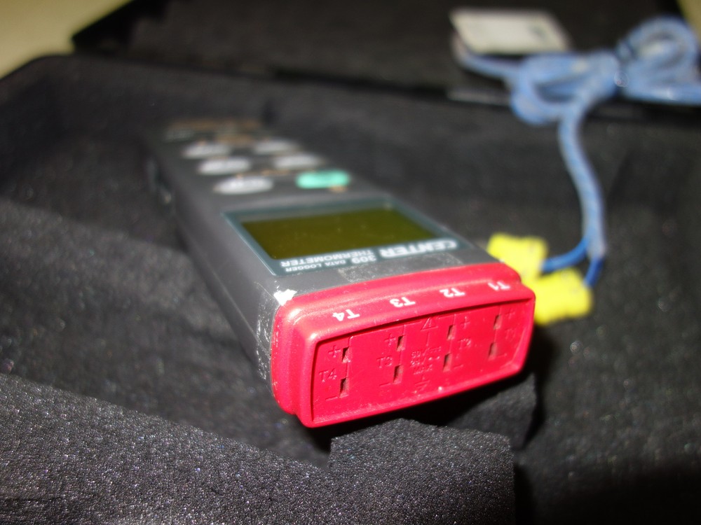 Center 309 Four Input Channels K Type Thermometer 16K Records Data Logger