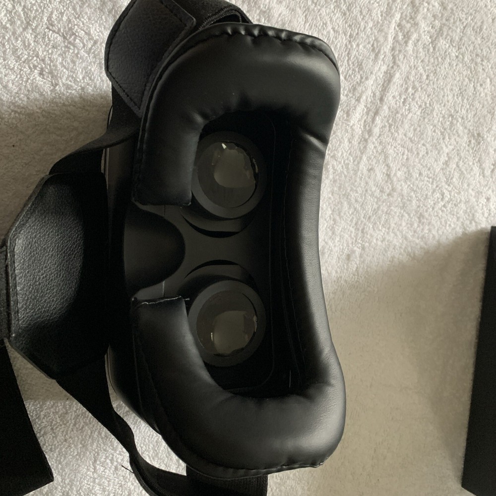 VR Shinecon Virtual Reality Headset In Box Not Tested.