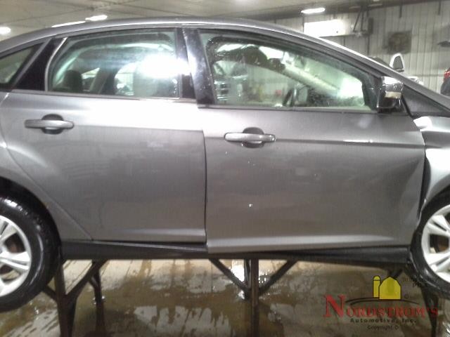 2014 Ford Focus Passenger Front Headrest Only Gray Cloth