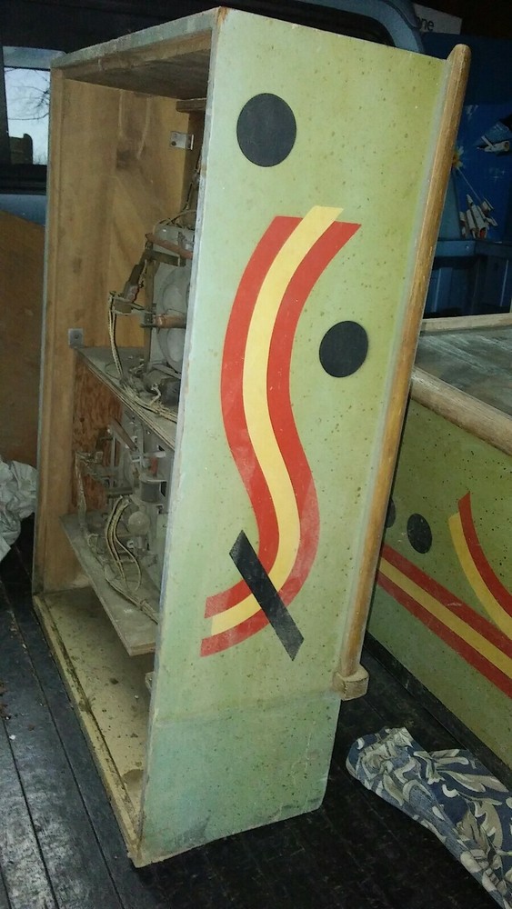 1946 ANTIQUE WILLIAMS ELECTRONICS SMARTY ARCADE SIZE PINBALL MACHINE.