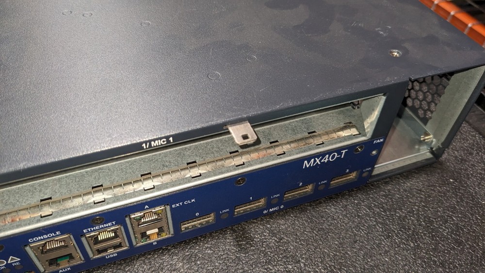 Juniper MX40-T-AC Router Chassis