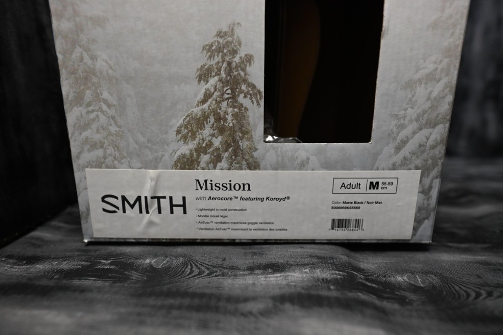 Smith Mission Snowboard Helmet, NEW, Size Medium- Black