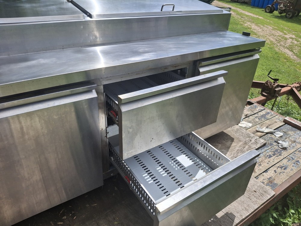 Avantco Pizza Prep Station