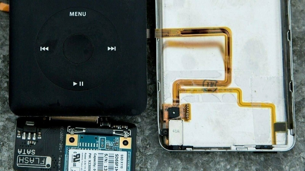 Thin Black Audio Headphone Jack & Hold Switch for iPod Classic 6th 7th Gen