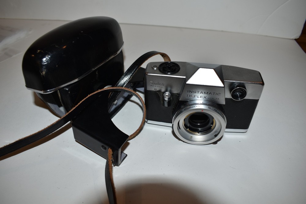KODAK INSTAMATIC REFLEX CAMERA (SHA99)