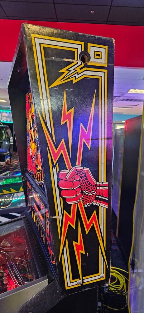 Black Knight 2000 Pinball by Williams - 2073