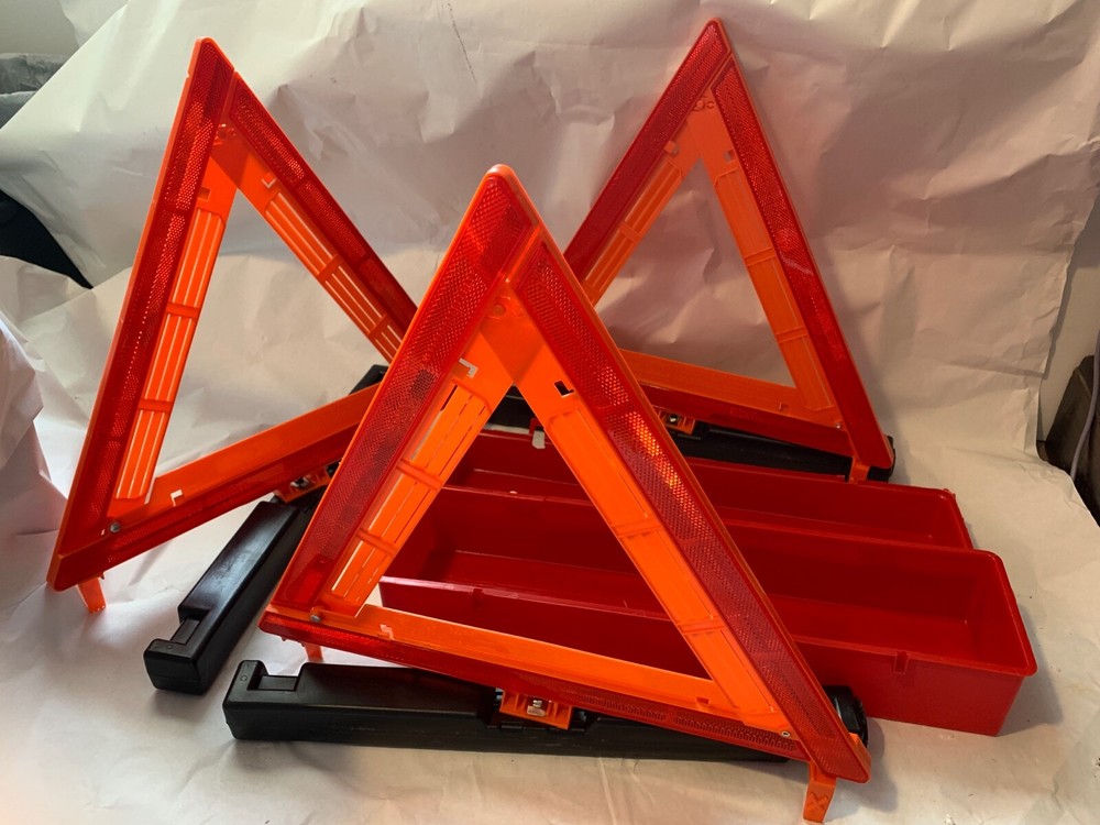 Triangle Reflector Warning Kit