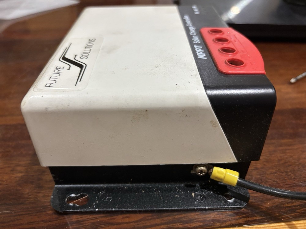 Future Solutions MPPT Solar Charge Controller 100V, 50A