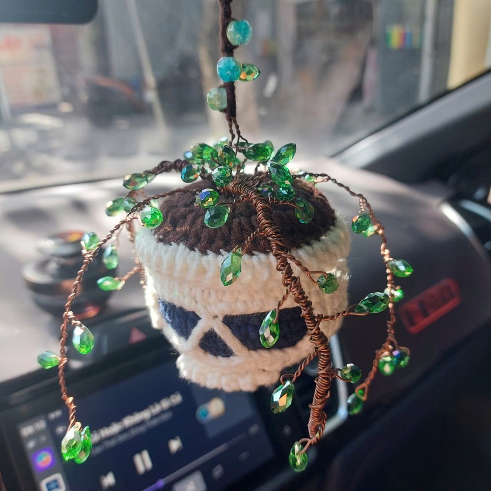 Handmade Crochet Skull Car Charm – Personalized Rearview Mirror Suncatcher