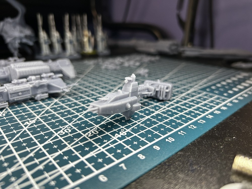Babylon 5 Hyperion Class Heavy Cruiser Miniature - 85mm Long