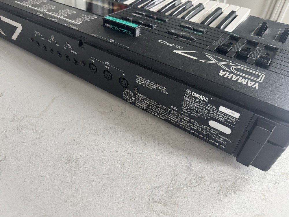 YAMAHA DX7II-FD Digital Synthesizer