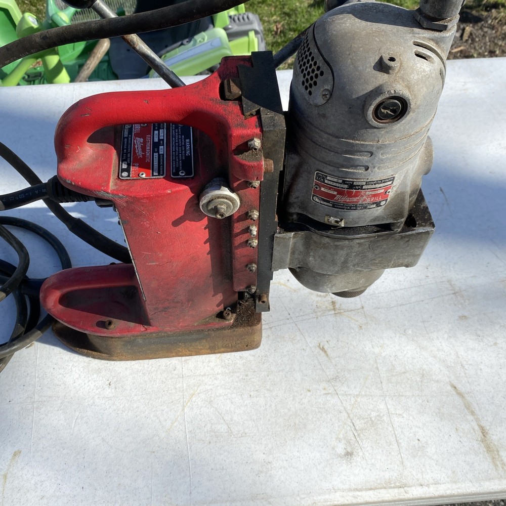 Milwaukee 4201 Magnetic Drill Press. Does Work Buying As Is