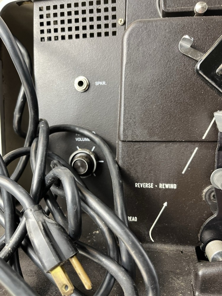 16mm GRAFLEX PROJECTOR