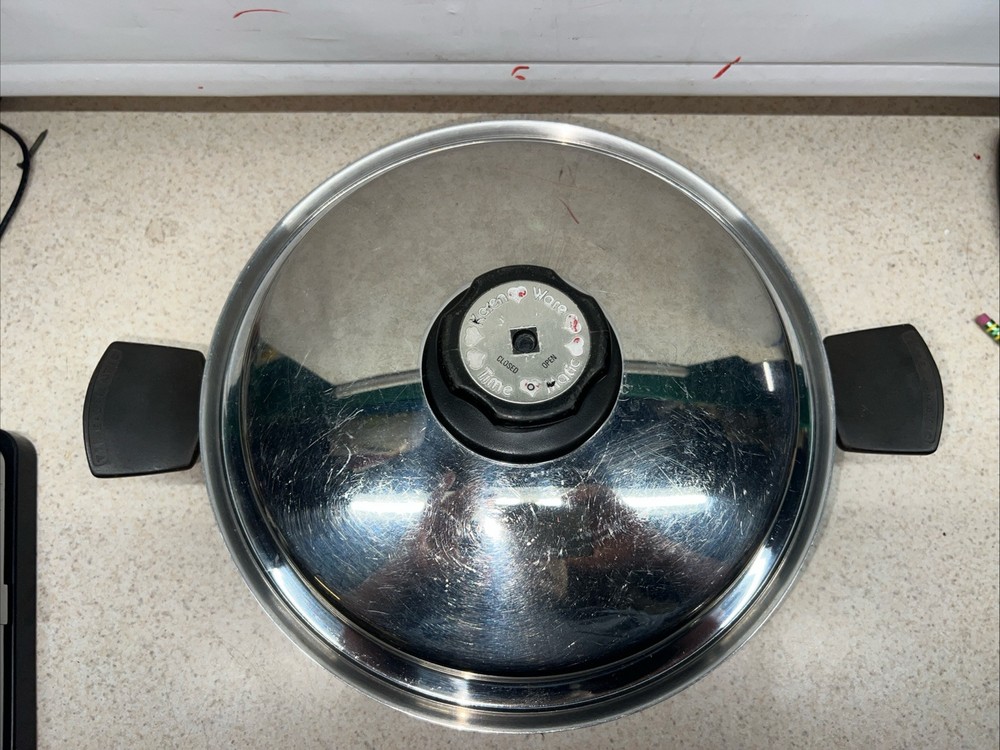 Karen Ware 11 ½" Time Matic Pan with Lid. UNTESTED