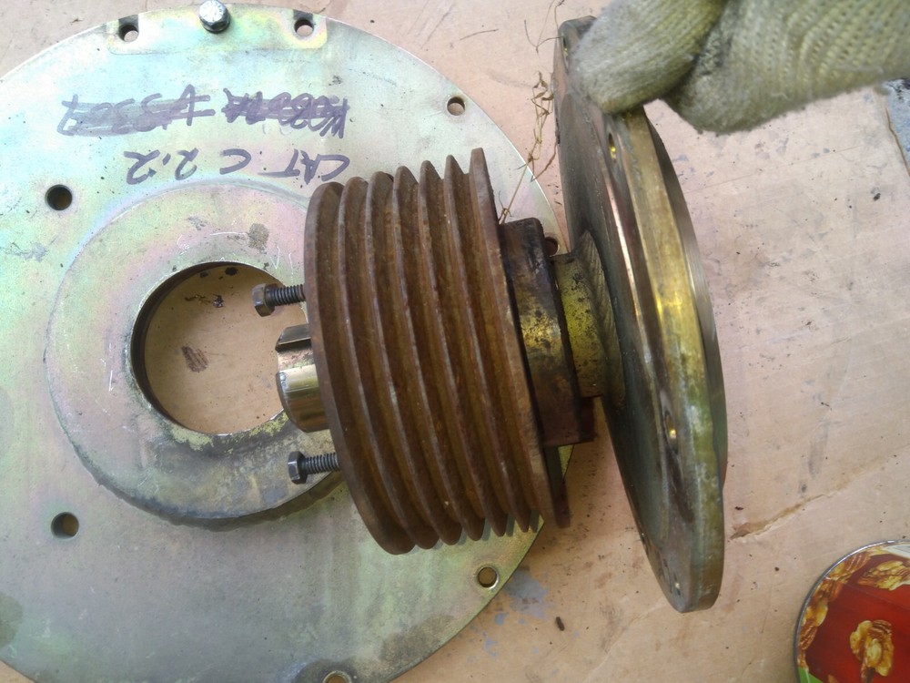 Caterpillar C 2.2 SAE mounting plate with PTO and sheave