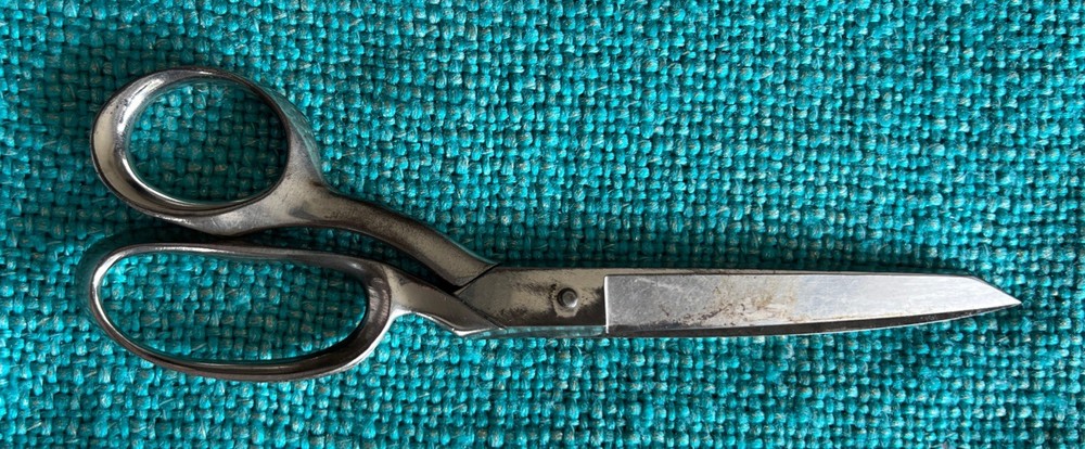 Vintage Oak Sewing Scissors 8”