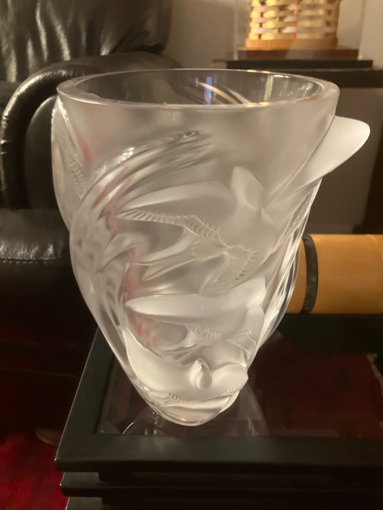 Lalique Martinets 9.7” Vase