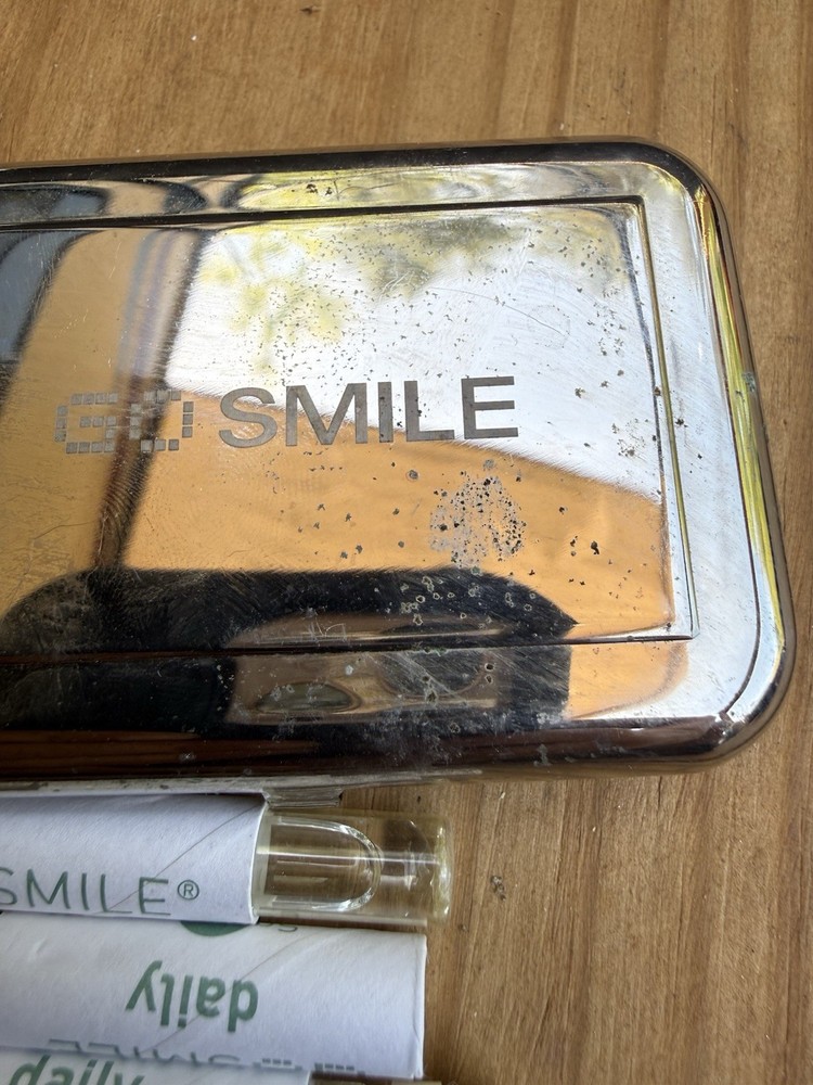 GO SMILE Teeth Whitening System 3 Days With Case