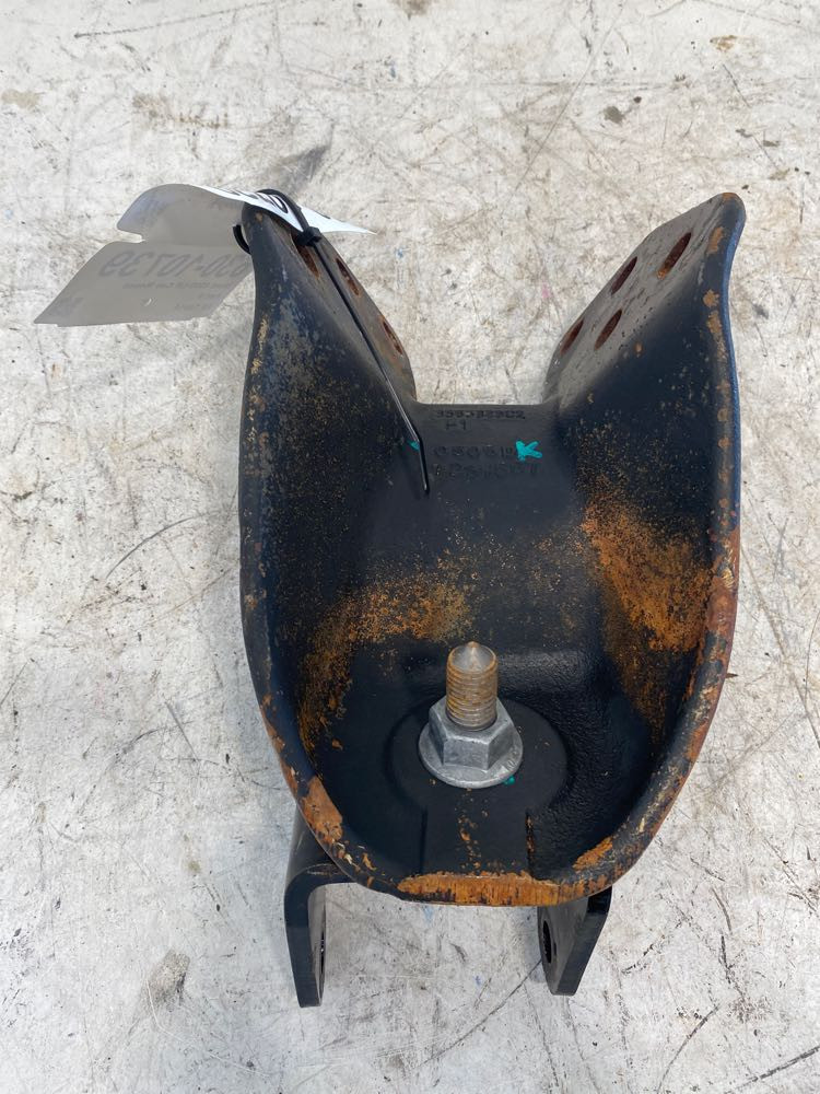 2017 International 4300 Cab Mount (630-10739)