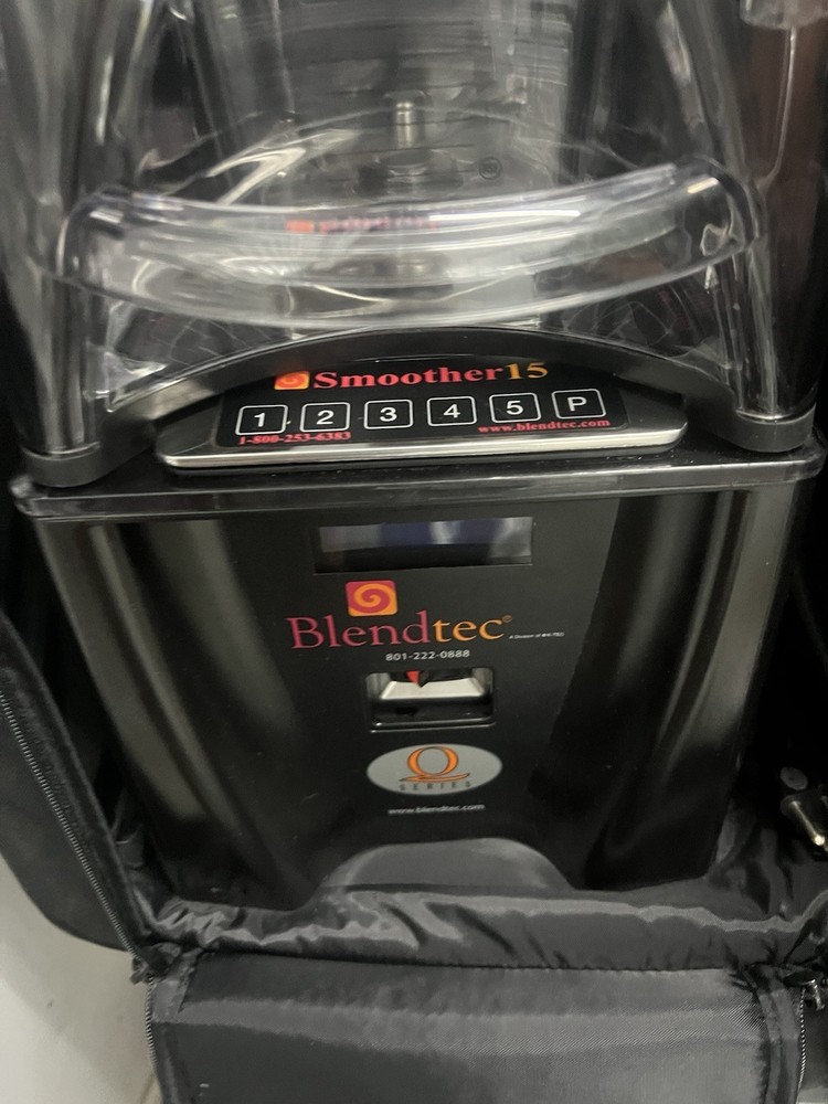 Blendtec Smoother15 Commercial Blender Black