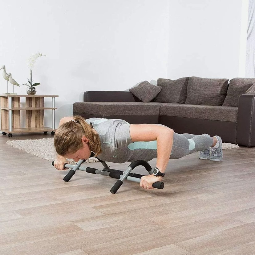 DOORWAY CHIN UP BAR PULL UP BAR SIT UP MULTI-FUNCTION HOME GYM