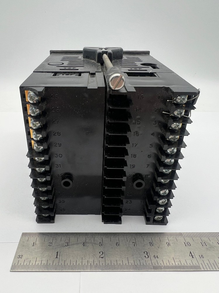 ABB COMMANDER 250 PROCESS TEMPERATURE CONTROLLER C250/0100/STD ENGLAND UK