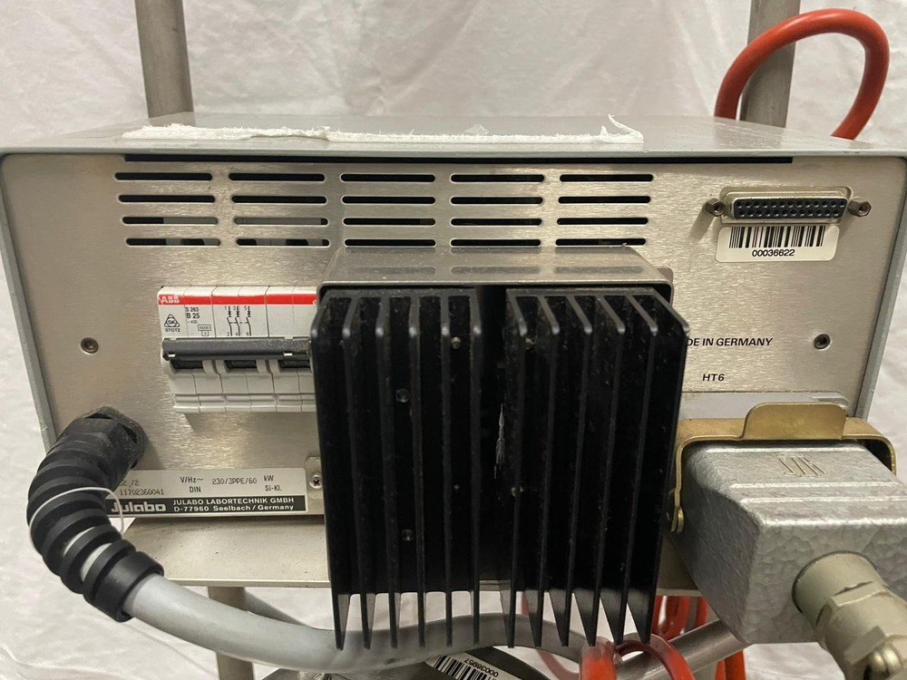 Julabo C2 Refrigerated/Heated Circulating Recirculating Chiller/Bath System 240v