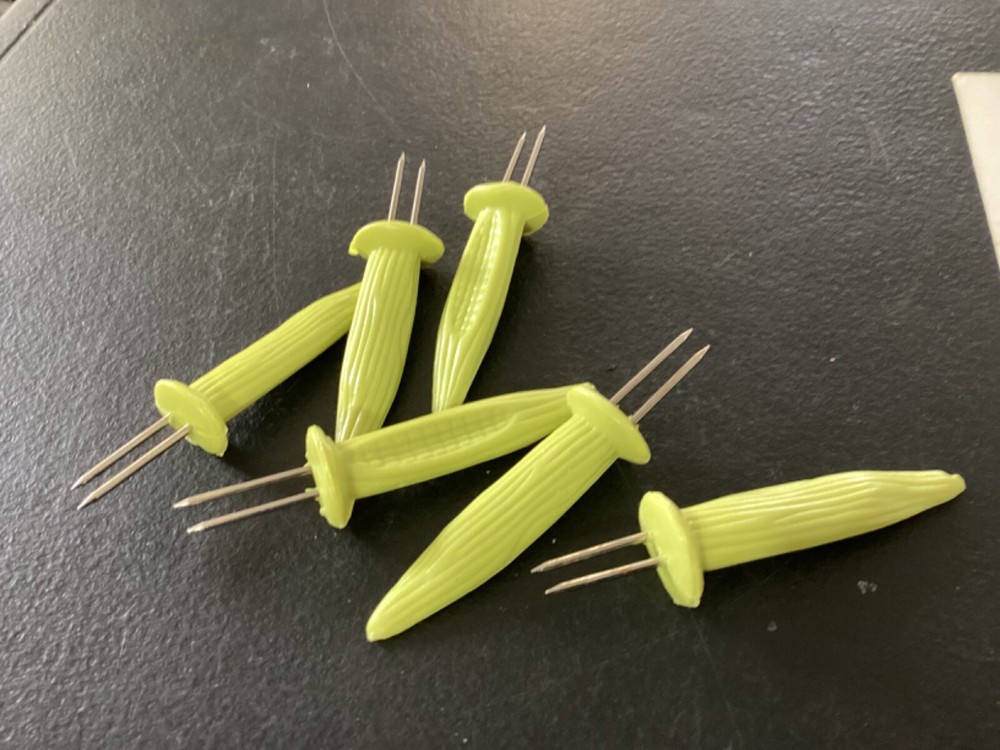 (6) Vintage Plastic Green Corn Cob Holders