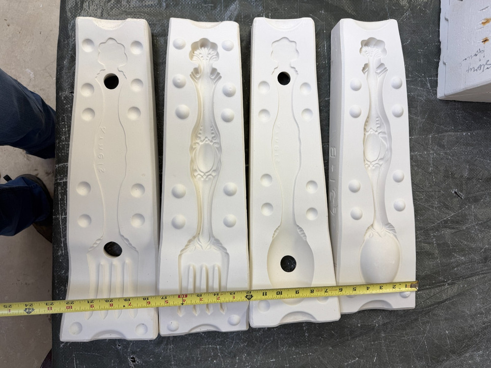 VINTAGE ARNEL'S CERAMIC MOLD #631 A & B FORK & SPOON