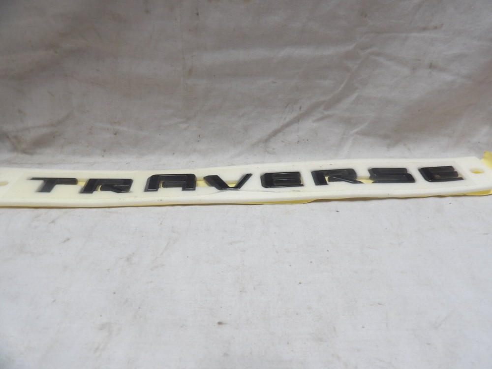 Traverse Emblem Black
