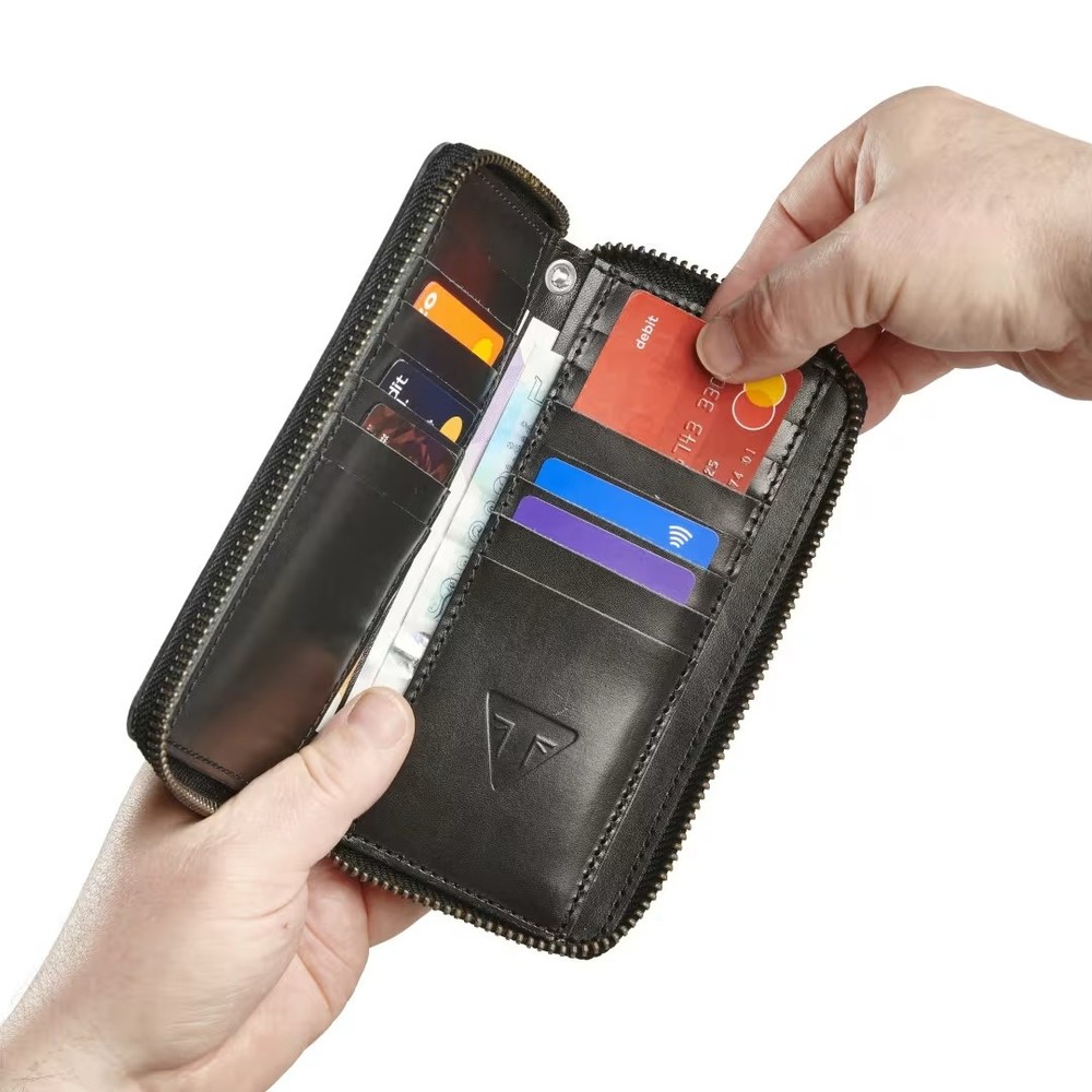 Triumph Long Zip Leather Wallet Black MACA25004