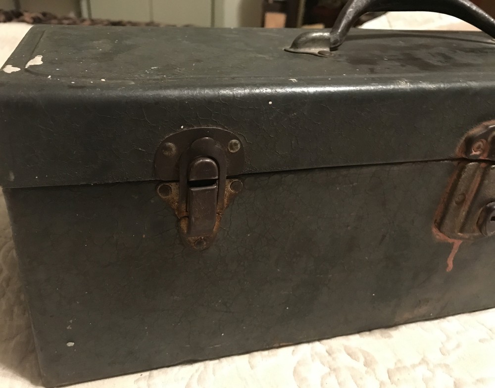 Vintage metal S-K Tools 19” trayed toolbox