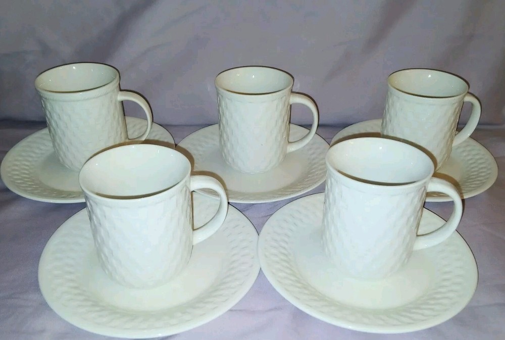 "Weave" By Onieda Five 2 Piece Place Settings Cups W / 7' Plates