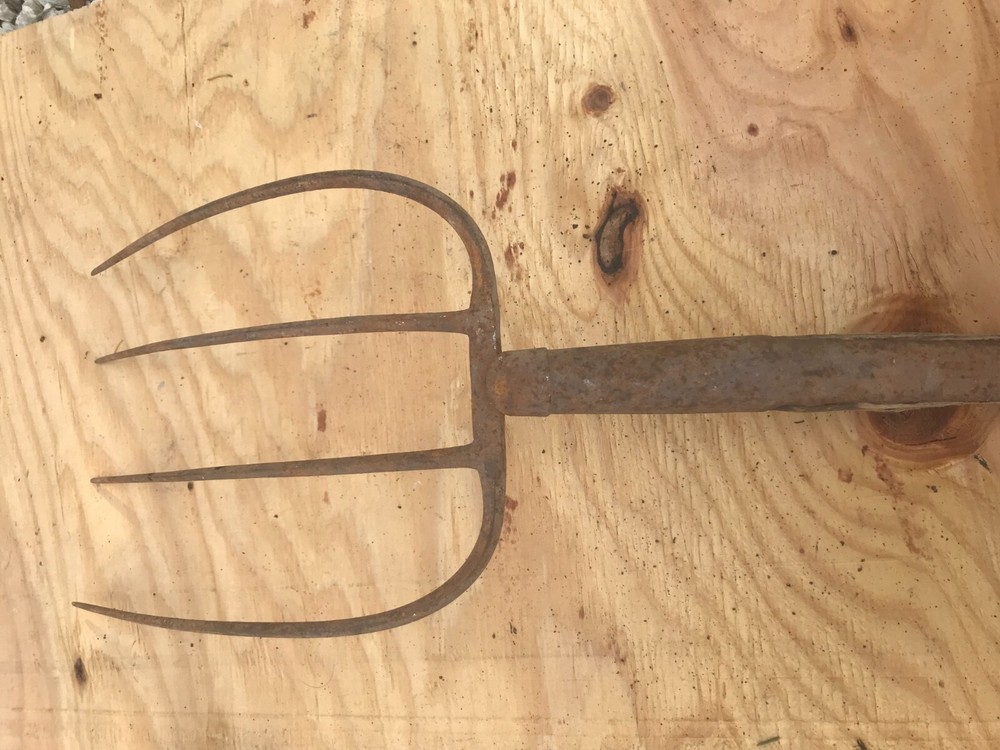 Fork Rake Head 4 Thines Rusty Rustic no handle Original Vintage Primitive Metal