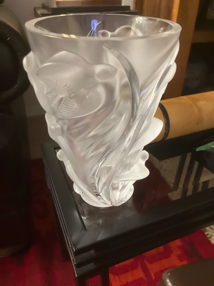 Lalique Martinets 9.7” Vase