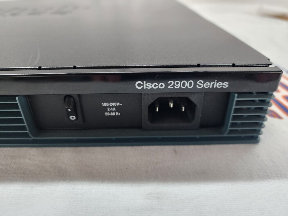 Cisco CISCO2901-SEC/K9 Gigabit Integrated Services Router 2901 Security Bundle