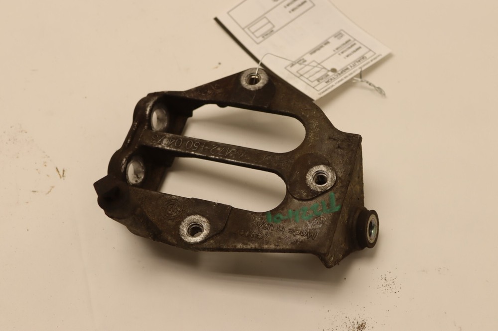 2018-23 FREIGHTLINER CASCADIA DETROIT DD15 ENGINE MOUNT SUPPORT BRACKET OEM