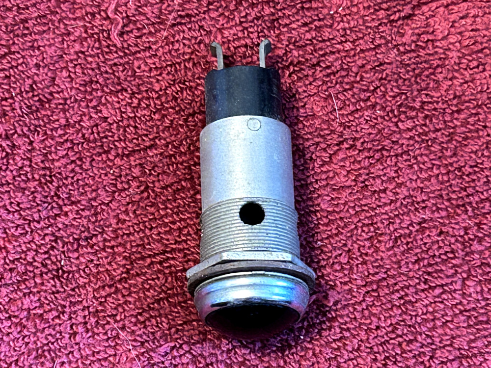 JOHNSON AIRCRAFT L75W 125V LIGHT GREEN