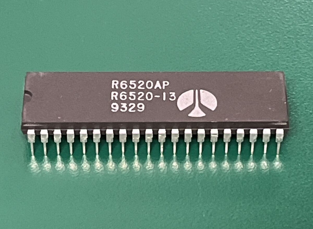 ROCKWELL ~ R6520AP ~ IC DIP40