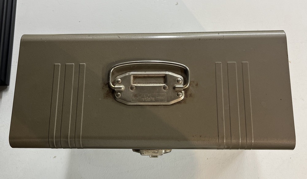 Vintage Lockbox With Handle NICE no key