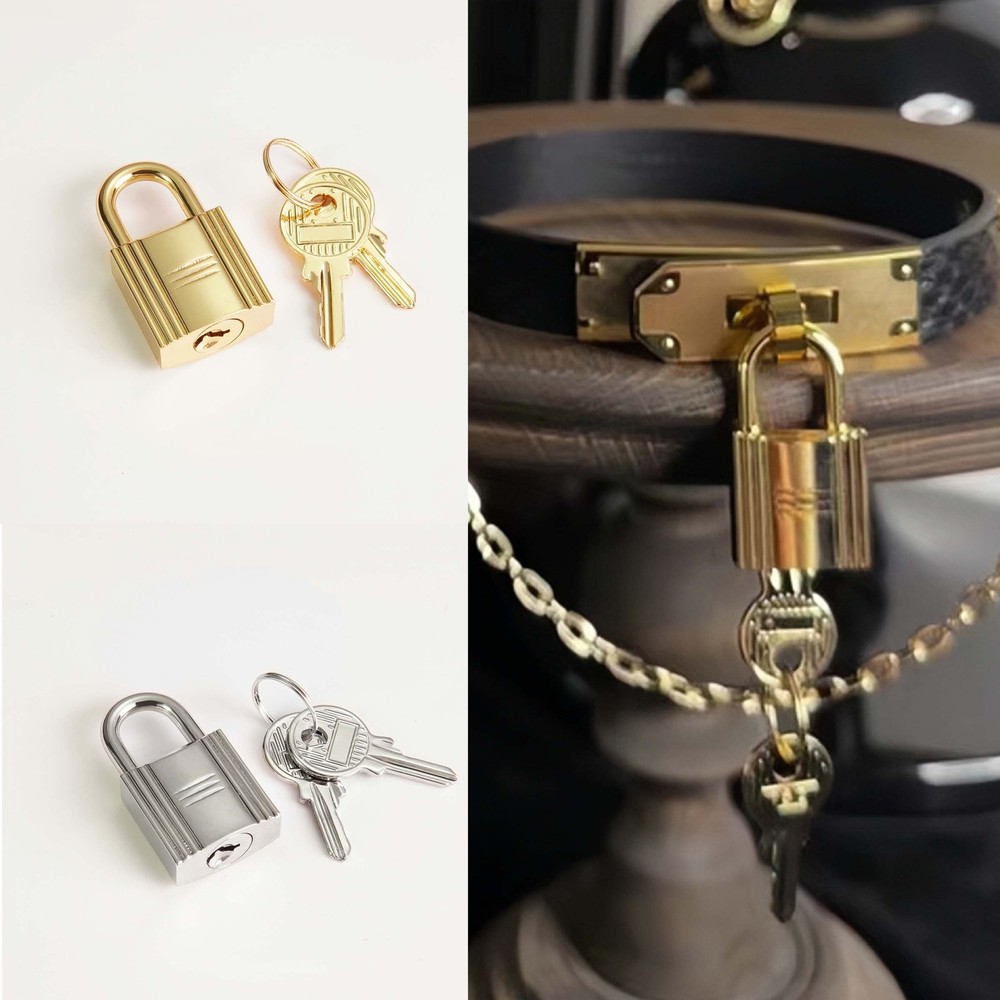 Chic Handbag Locks in Brass - Essential Bag Accessories